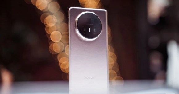 Honor Magic V5 // Source : Robin Wycke - Frandroid