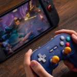 La manette 8BitDo Pro 3 arrive avec des boutons modifiables et une station de charge