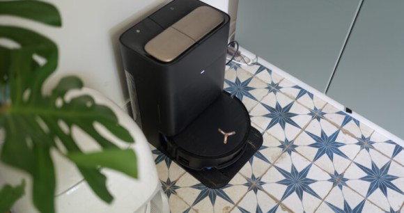 Ecovacs Deebot X9 Pro Omni // Crédits : Frandroid
