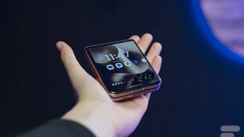 Razr 60 Ultra : le smartphone pliable premium de Motorola connaît sa première baisse de prix sur Amazon