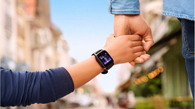 Votre enfant est trop jeune pour avoir un smartphone ? Voici une alternative pas chère qui rassure les parents