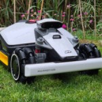 Test de la tondeuse robot Mammotion Luba Mini AWD : complète, tout-terrain et précise