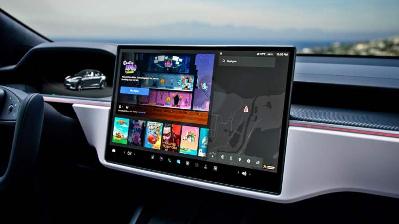 Tesla l’a fait, les autres paniquent : le chantier colossal pour mettre à jour vos voitures à distance