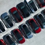 Tesla Model Y moins cher : à quoi s’attendre quand Elon Musk coupe dans le gras