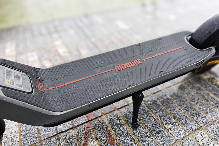 Ninebot E3 Pro E deck