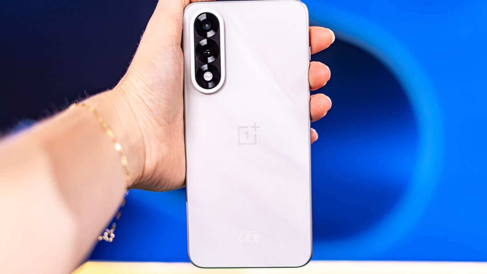 Amazon fait une belle ritourne de 100 â‚¬ sur le OnePlus Nord 5, un excellent smartphone milieu...