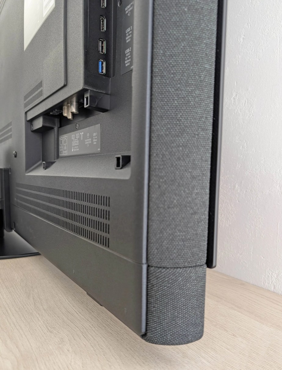 Panasonic 55Z95B // Source : Sylvain Pichot - Frandroid