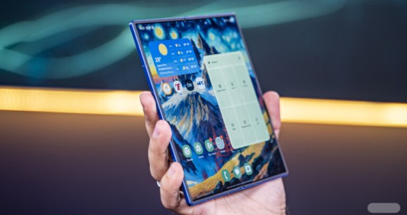 Samsung Galaxy Z Fold 7 // Source : Chloé Pertuis - Frandroid Samsung Galaxy Z Fold 7 // Source : Chloé Pertuis - Frandroid