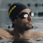 Ces lunettes de piscine peuvent analyser votre fréquence cardiaque pendant que vous nagez