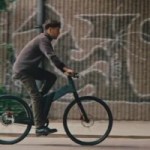 Ce vélo électrique en carbone a tout compris : il s’adapte à votre morphologie