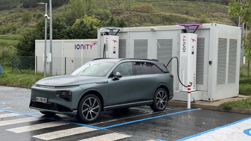 Batteries de voitures électriques&nbsp;: pourquoi on régresse alors que la technologie progresse