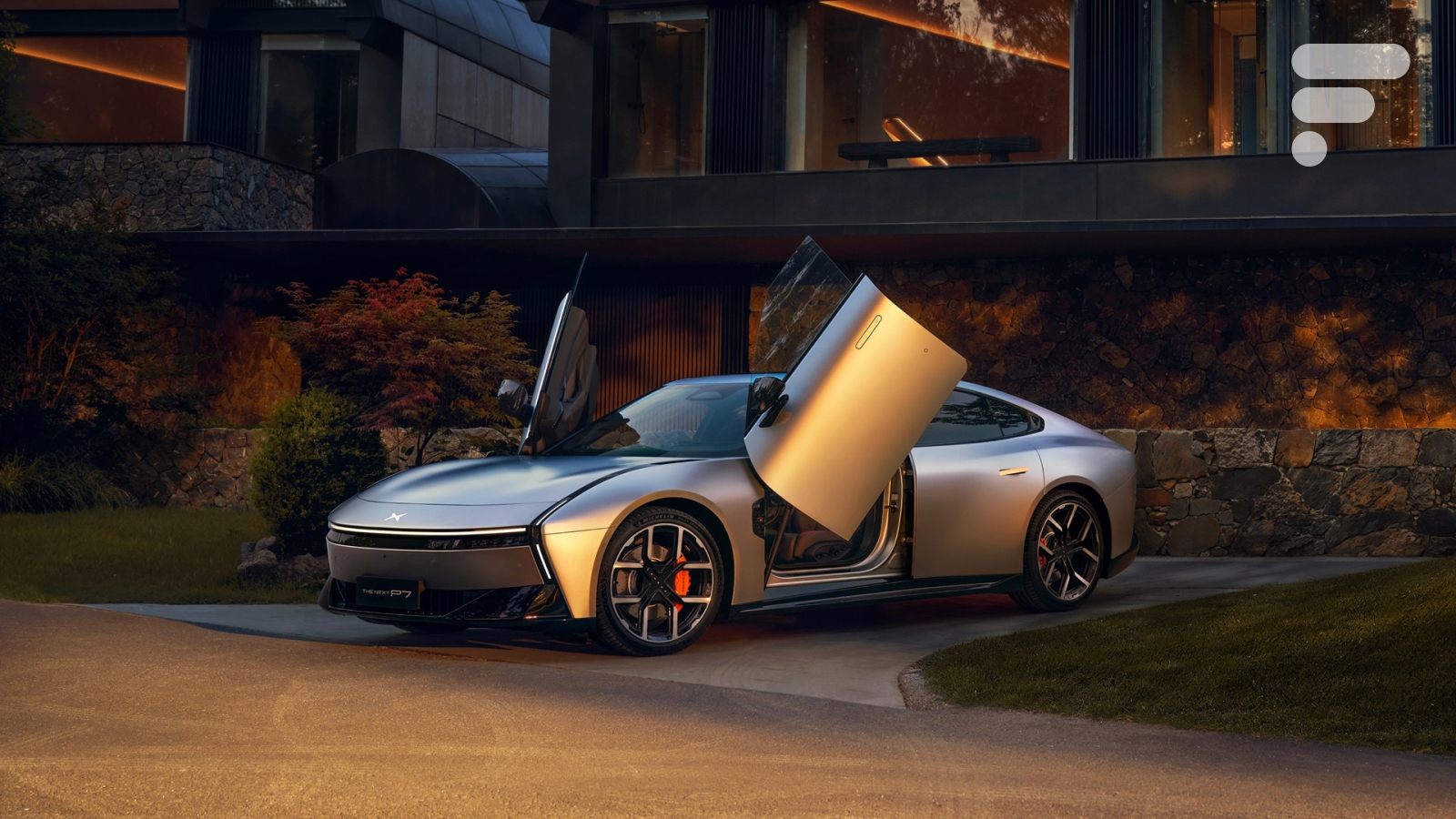 Cette séduisante voiture électrique gagne des portes de Lamborghini