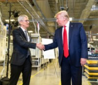 Tim Cook et Donald Trump en 2019 // Crédit : Shealah Craighead - Flickr (domaine public)