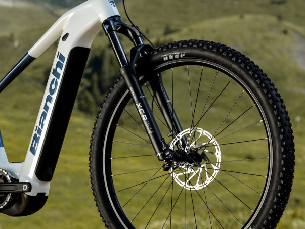 La fourche hydraulique Suntour 120 mm. // Source : Bianchi