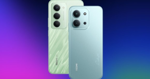 Le Redmi 15 5G à droite, et le Redmi 15C 5G à gauche