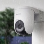 Boulanger brade à -20 % cette caméra de surveillance en 2K très rassurante avec son projecteur et sa sirène intégrée