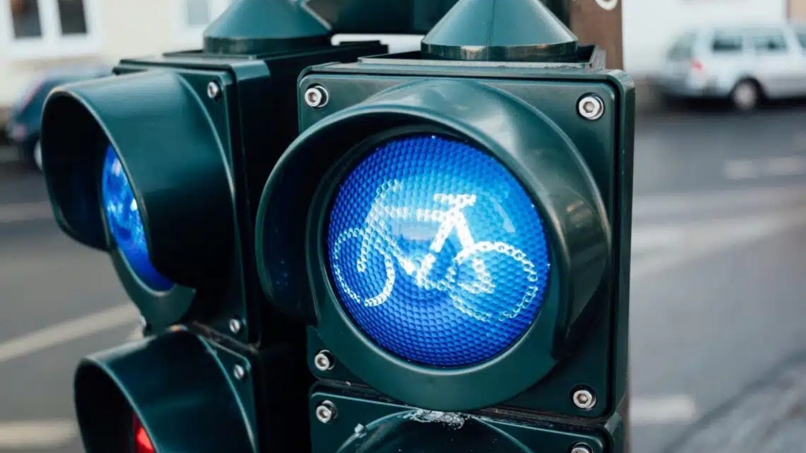 Lâ€™idÃ©e gÃ©niale de Berlin pour prÃ©venir les cyclistes si leur prochain feu sera...