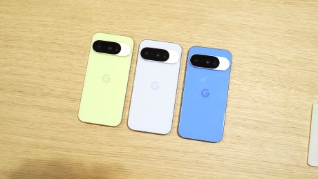 Google Pixel 10 // Source : Robin Wycke - Frandroid