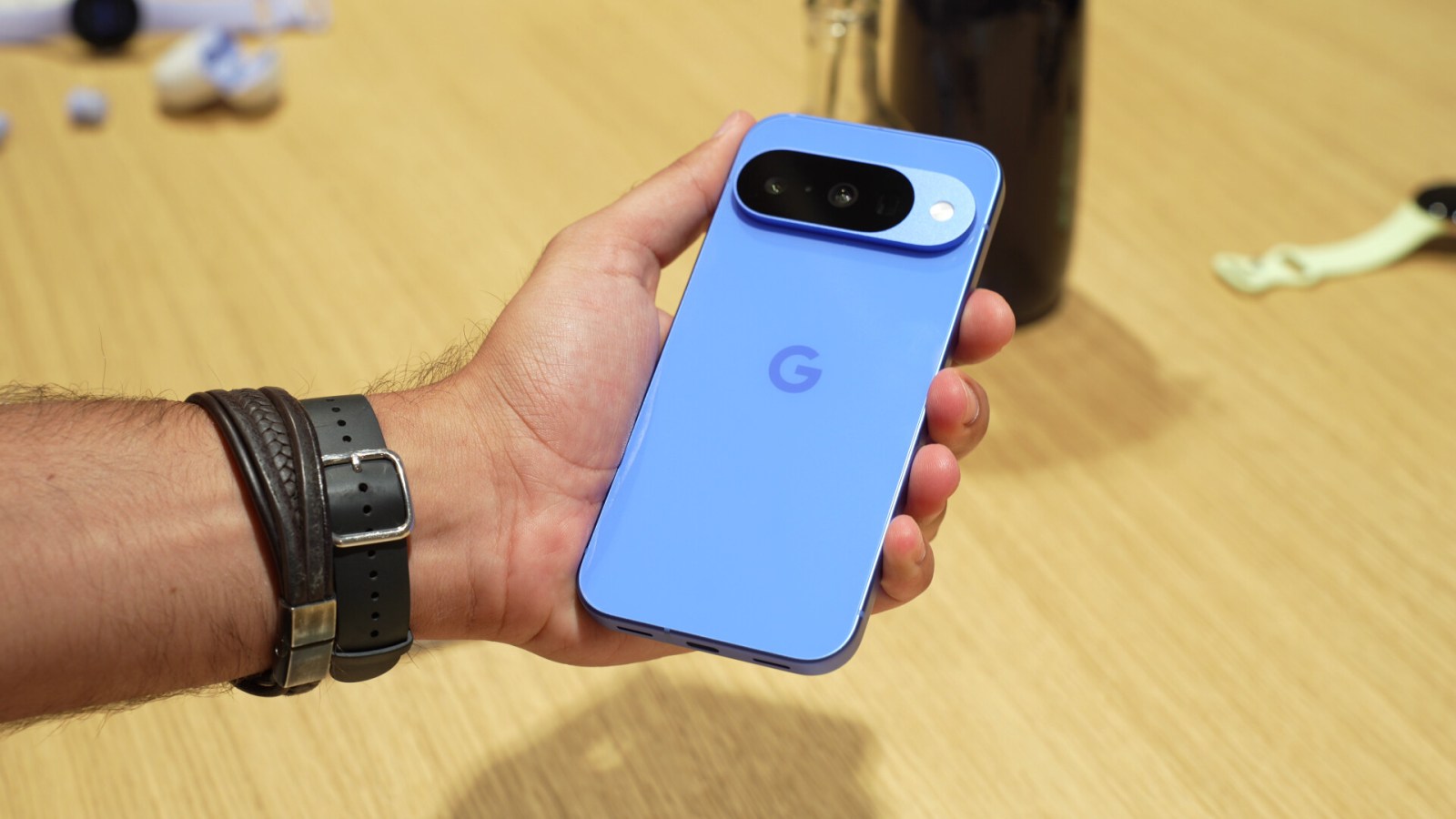 WhatsApp va proposer une fonction dâ€™appel inÃ©dite sur le Pixel 10