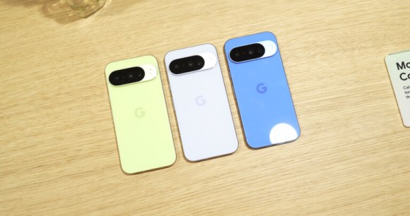 Google Pixel 10 // Source : Robin Wycke - Frandroid