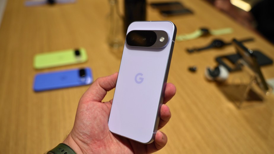 Google Pixel 10 // Source : Robin Wycke - Frandroid