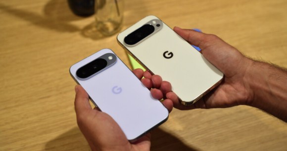 Google Pixel 10 et Pixel 10 Pro // Source : Robin Wycke - Frandroid
