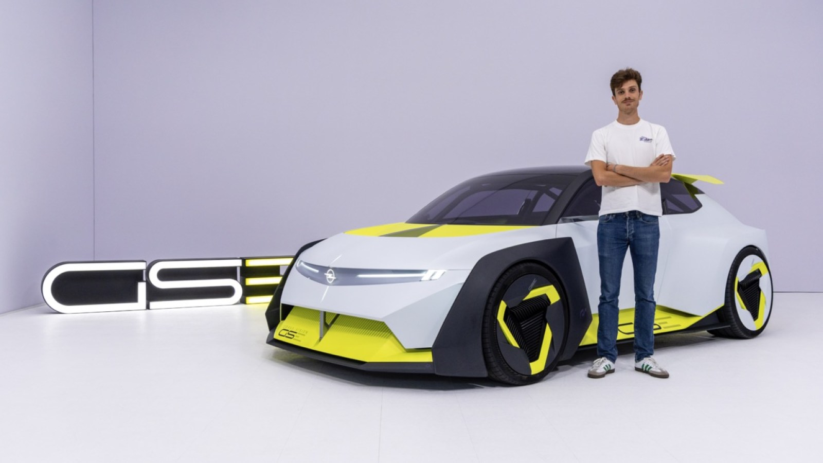 On est montÃ© Ã  bord de lâ€™Opel Corsa GSE Vision Gran Turismo, une voiture Ã©lectrique...