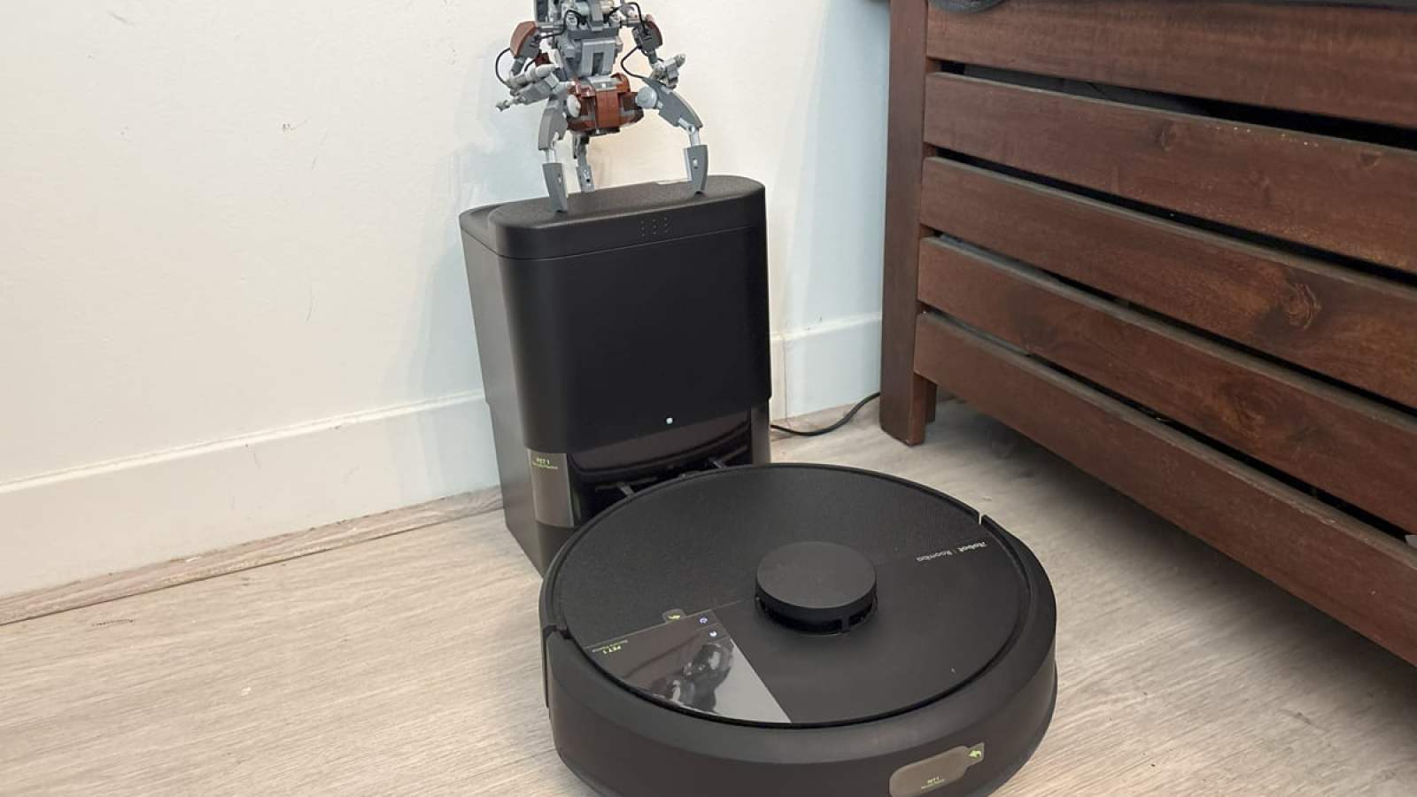 Test iRobot Roomba 105 Combo + Base AutoEmpty : un entrÃ©e de gamme que nous nâ€™attendions...