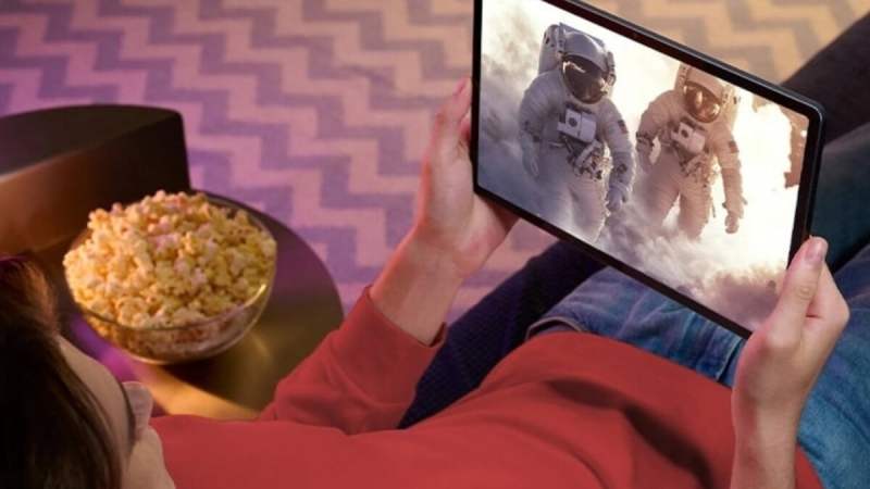 Un mois avant la rentrée, cette tablette Lenovo avec écran 3K 144 Hz et IA pensée pour les étudiants est à -30 %