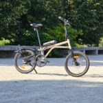 On a testé le nouveau vélo électrique pliable d’Intersport : abordable, pratique et une belle surprise sur le cadre