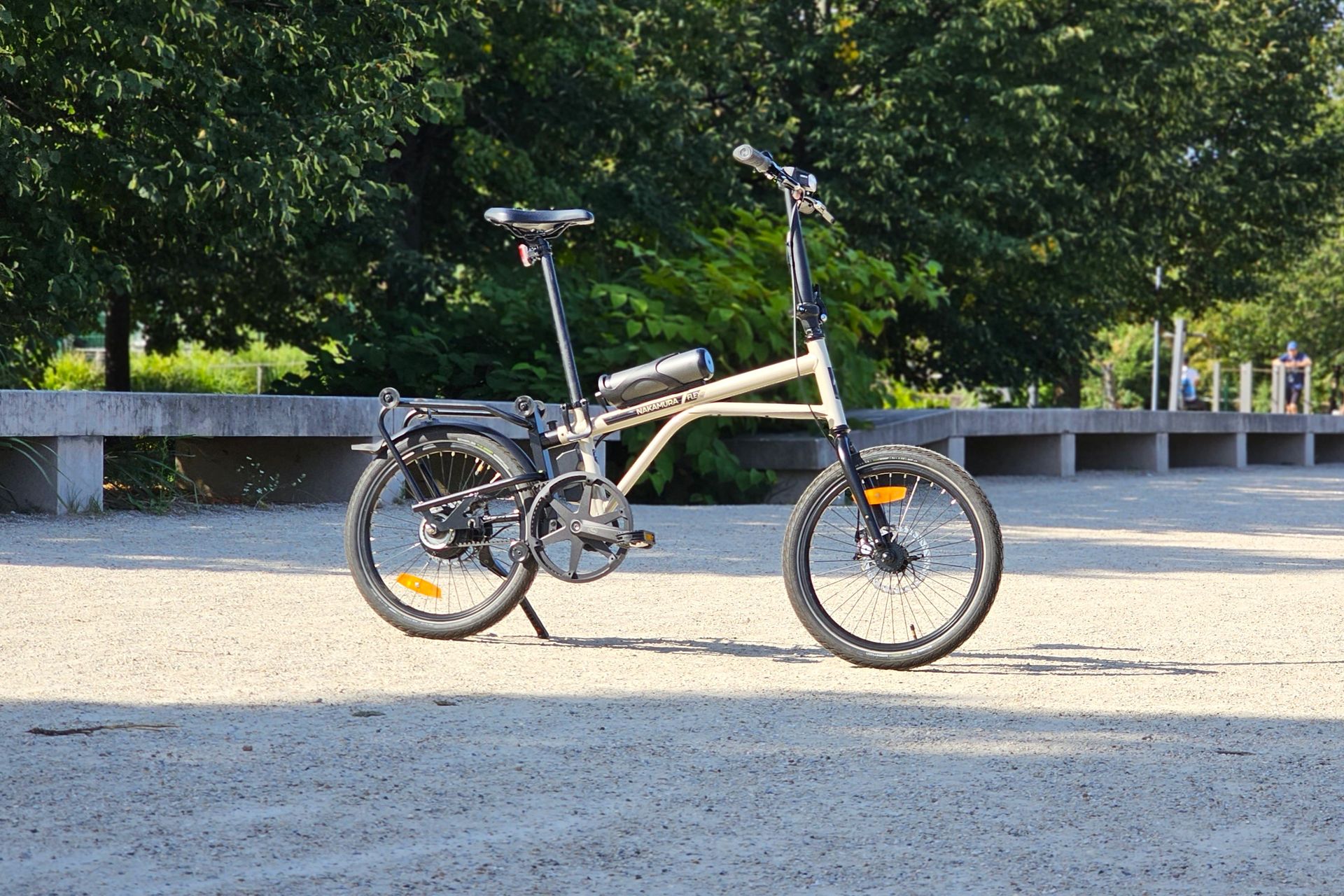 On a testé le nouveau vélo électrique pliable d’Intersport : abordable, pratique et une belle surprise sur le cadre