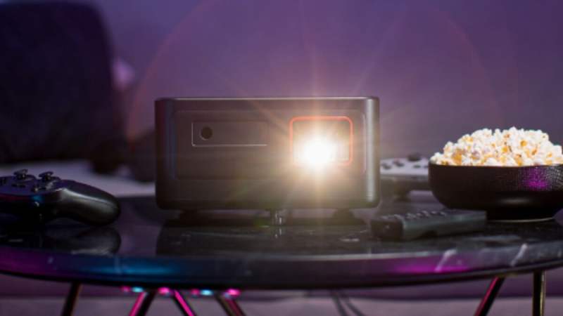 Amazon divise par 2 le prix du Philips GamePix 900, un vidéoprojecteur 4K compatible 240 Hz