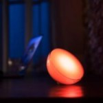 La lampe nomade intelligente Philips Hue Go a droit à une belle réduction et s’accompagne d’un interrupteur offert