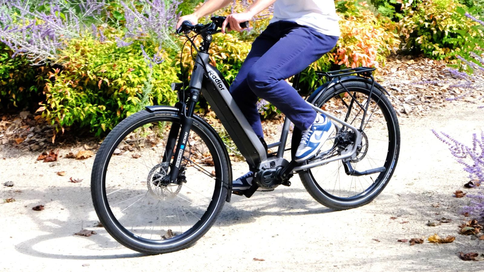 Avec son rapport Ã©quipement-prix de folie, ce nouveau VTC Ã©lectrique franÃ§ais est fin...