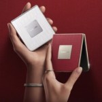 Diamant synthétique et simili-cuir croco : le nouveau Xiaomi Mix Flip 2 s’offre une version très bling-bling en version limitée
