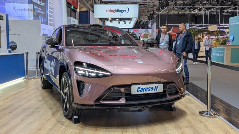 Je suis monté à bord du Xiaomi YU7, et j’ai été impressionné par la qualité de cette voiture électrique chinoise