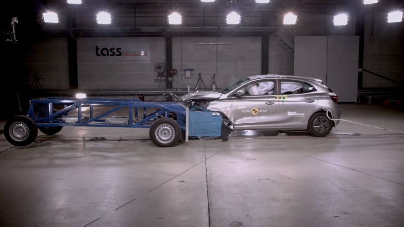 Poignées Tesla interdites, crash-test MG délicat, vélo électrique Lidl après un an d’utilisation  : le Récap’ Survoltés