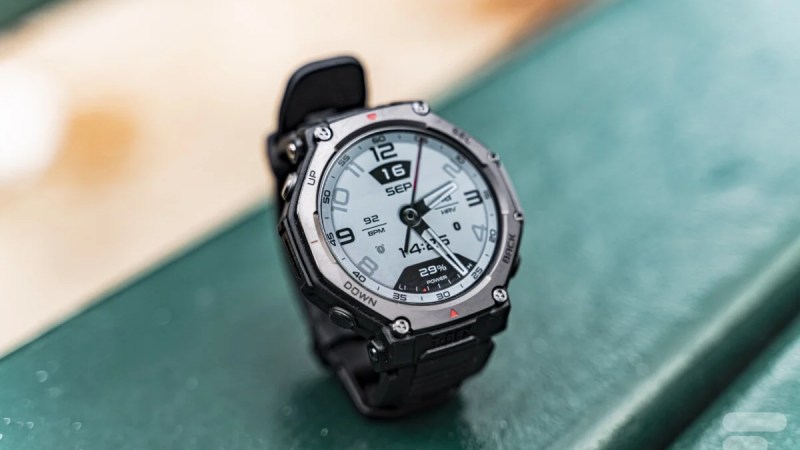 Une montre GPS sport quasi indestructible notée 9/10 à moins de 330&nbsp;€&nbsp;: c&rsquo;est l’Amazfit T-Rex 3 Pro avec son écran AMOLED et son autonomie XXL