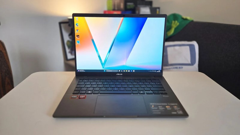 Le très complet Asus Vivobook S14 (AMD Ryzen AI 5, OLED) se démarque sur le marché du milieu de gamme avec cette remise de 200 euros