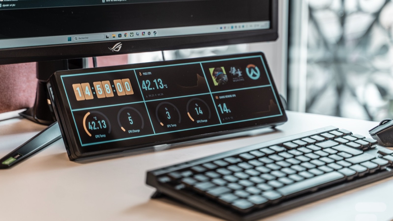 Test du Corsair Xeneon Edge : un Ã©cran secondaire dâ€™un nouveau genre