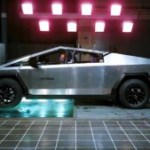 Cet ingénieur Tesla explique pourquoi le constructeur abandonne la recharge sans fil pour le Cybertruck