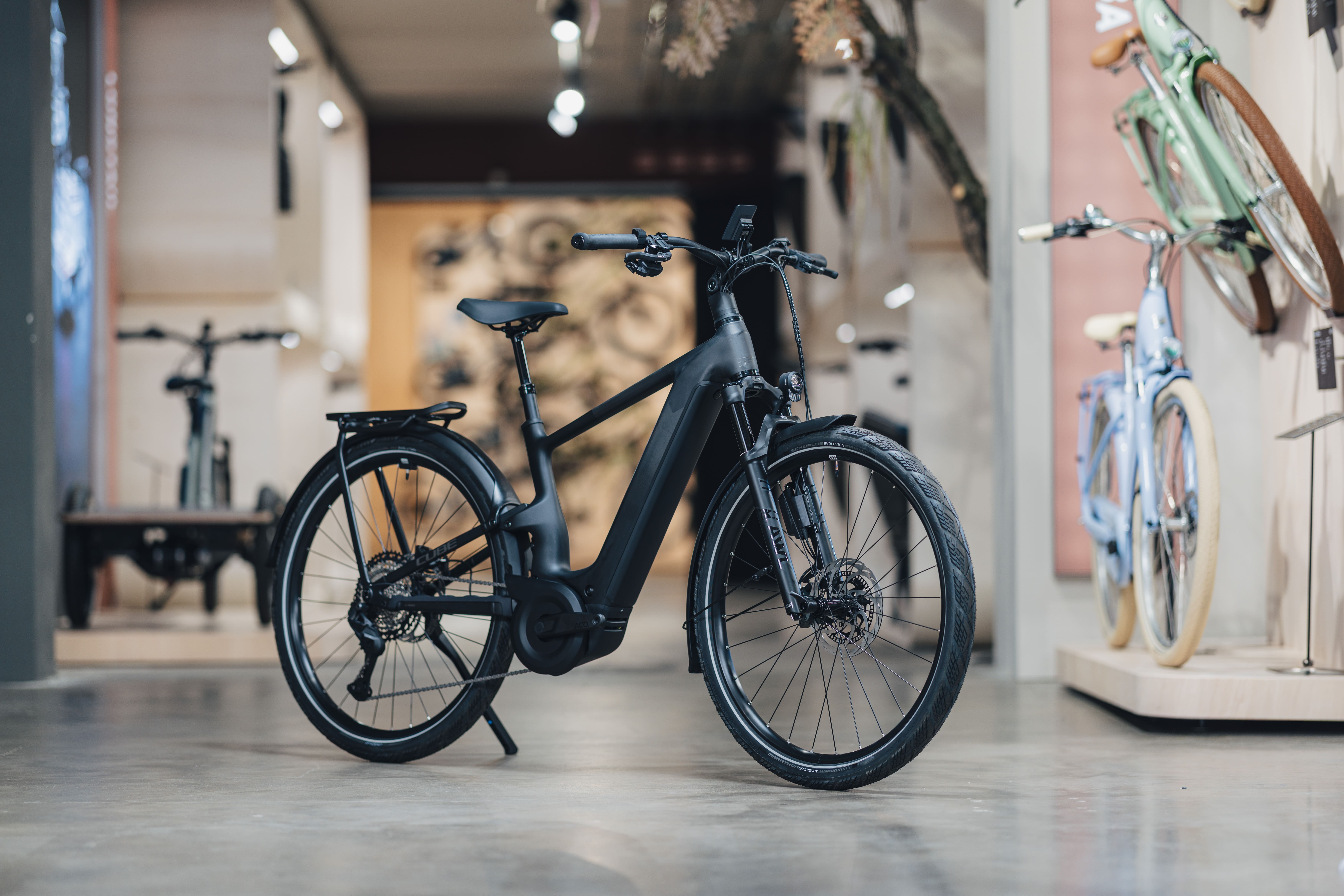 Cube Kathmandu Hybrid ONE11 13