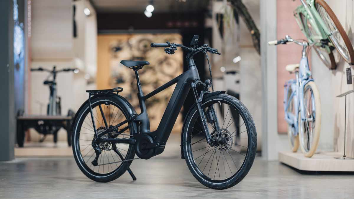 Cube Kathmandu Hybrid ONE11 13