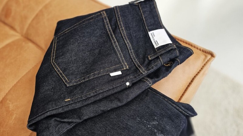 Decathlon dégaine un jean technique pour vélo abordable, très pratique et avec du style
