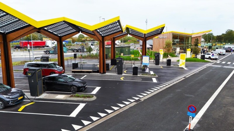 Cette station service signe la fin des pompes à essence traditionnelles