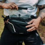 Ce sac banane très pratique sert aussi de poche d’hydratation pour vos trajets à vélo