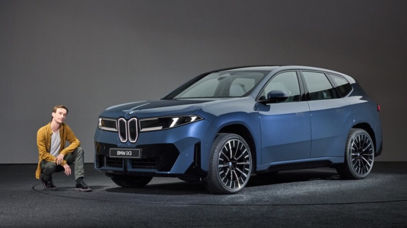 Je suis monté à bord du BMW iX3, et je trouve qu’il met une claque aux autres voitures électriques européennes