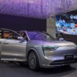 Je suis monté à bord de l’Aito 8 : pourquoi cette impressionnante voiture électrique chinoise sera privée de son plus gros avantage une fois en Europe
