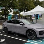 On a assisté à la recharge la plus rapide de France avec cette voiture électrique chinoise branchée sur des bornes inédites