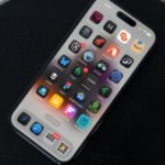 Trois mois sur iOS 26 : on vous dit si l’iPhone en sort gagnant